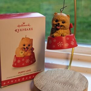 2016 Hallmark Puppy Love Collectable Ornament Limited Edition Pomeranian